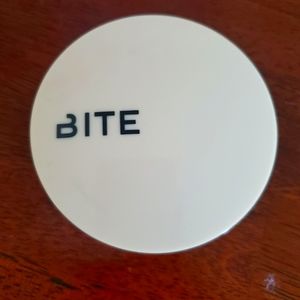 Bite Beauty Changemaker Flexible Coverage Pressed Powder Medium 2